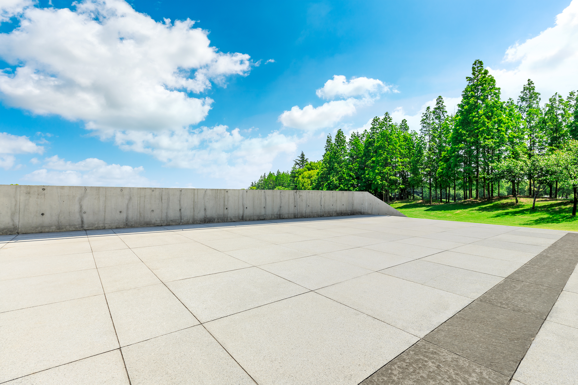 Concrete foundation and driveway project by Weiss Construction in Newport Beach, California.
